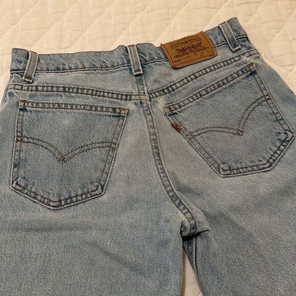 NWOT Levi’s Vintage High Waisted Denim Shorts 550 Student Relaxed Fit, Size W27 - Picture 8 of 16